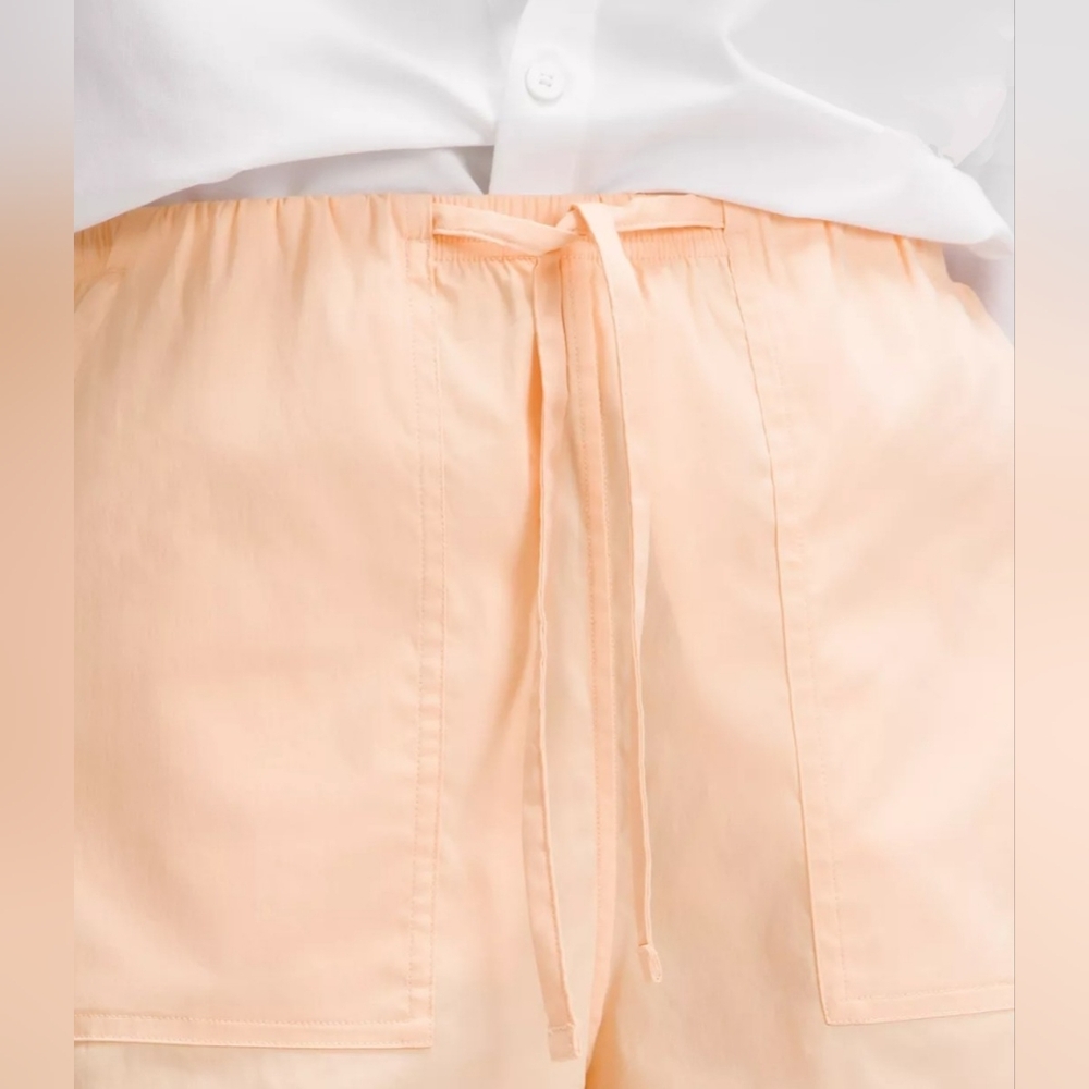 Lululemon Cotton-Blend Poplin High-Rise Short 4" - Picture 4 of 9
